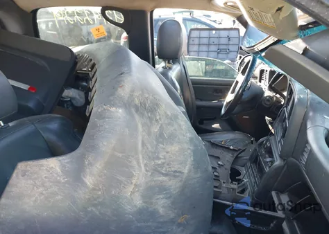 2003 Chevrolet Avalanche 1500 from USA, damaged, VIN 3GNEK13T83G199804